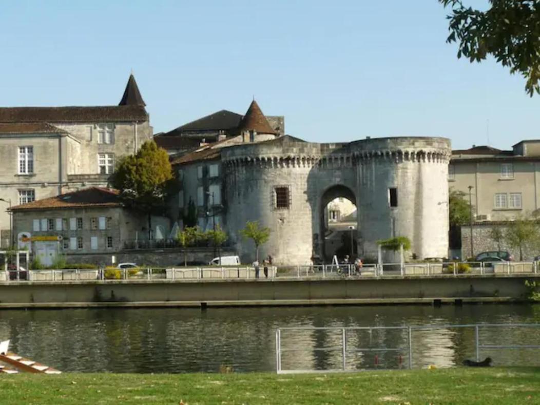 Le Charmant # Coeur De Cognac # Courette Экстерьер фото